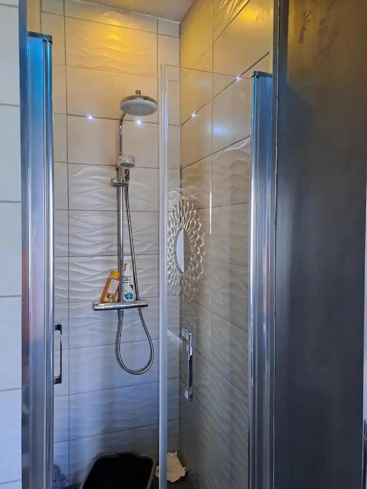 Chambre Bleue Avec Acces Plage Bourges Exterior photo